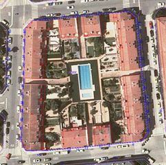 Casa adosada  Carrer rubén darío. Casa en los pavos.  jardín propio de 75 m2, piscina comunitaria.