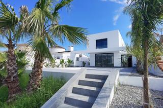 Casa en Francolí - Freser - Noguera. Nueva construcción en un canal estrecho, 4 dormitorios, piscina
