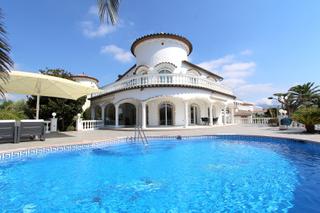 Casa a Tordera - Fluvià - Llobregat. Exclusiva casa con preciosa y amplia terraza con piscina al cana