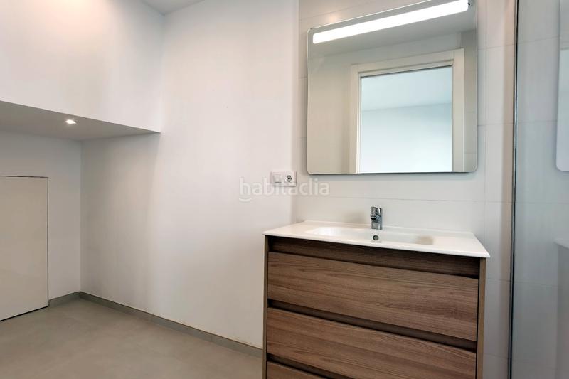 Foto 42ad690b-dde2-48fb-b6ec-f87ed5b5e214. Casa pareada en carrer Sant Maurici 184 nueva casa adosada moderna con 2 dormitorios y terraza en una ubicación ideal en Empuriabrava
