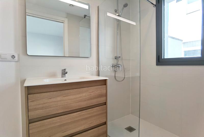 Foto 7d2c3f07-a0ab-484c-8b9b-504ccd8e4ea3. Casa pareada en carrer Sant Maurici 184 nueva casa adosada moderna con 2 dormitorios y terraza en una ubicación ideal en Empuriabrava