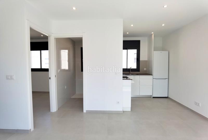Foto 9aa73ded-2a34-4128-a9a0-0ea233027512. Casa pareada en carrer Sant Maurici 184 nueva casa adosada moderna con 2 dormitorios y terraza en una ubicación ideal en Empuriabrava