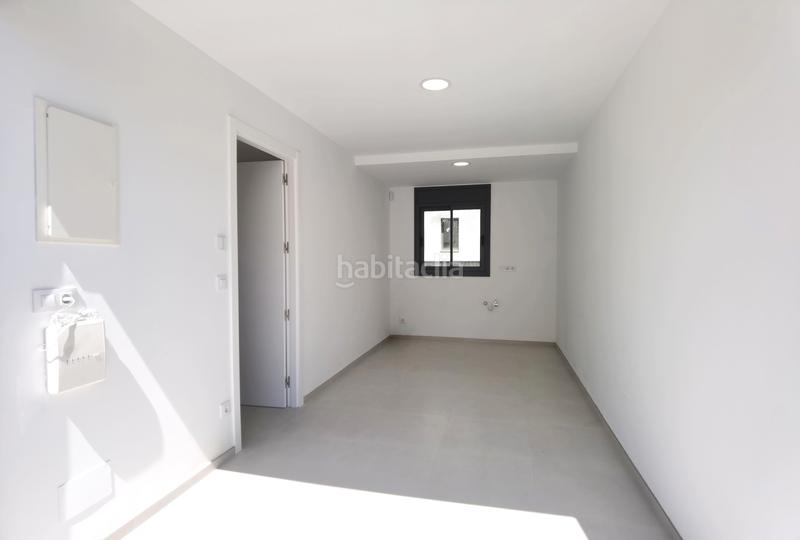 Foto f9e92cad-b5fd-4449-9fc8-ea0215ecaad9. Casa pareada en carrer Sant Maurici 184 nueva casa adosada moderna con 2 dormitorios y terraza en una ubicación ideal en Empuriabrava