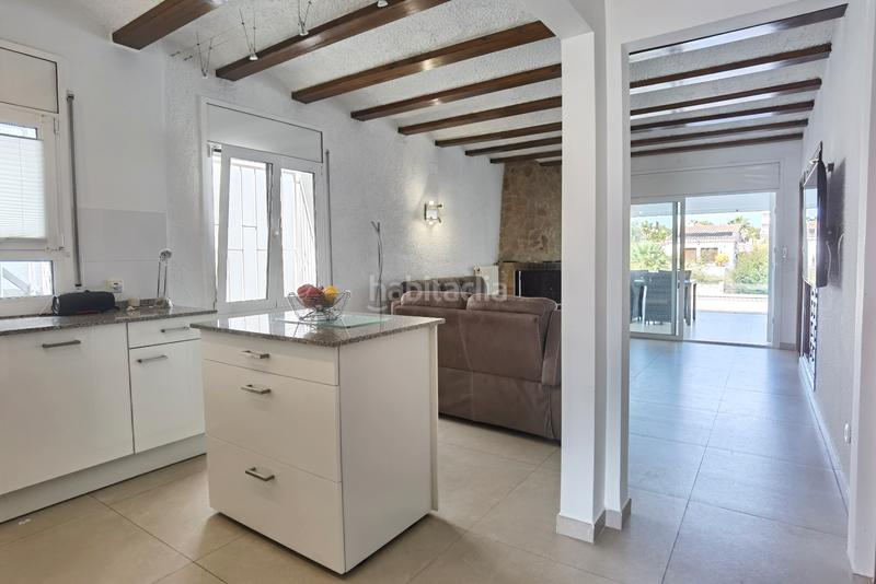 Foto 1b72578a-bd54-4c90-bc7e-3d477943e296. Maison avec cheminée chauffage parking piscine dans Empuriabrava