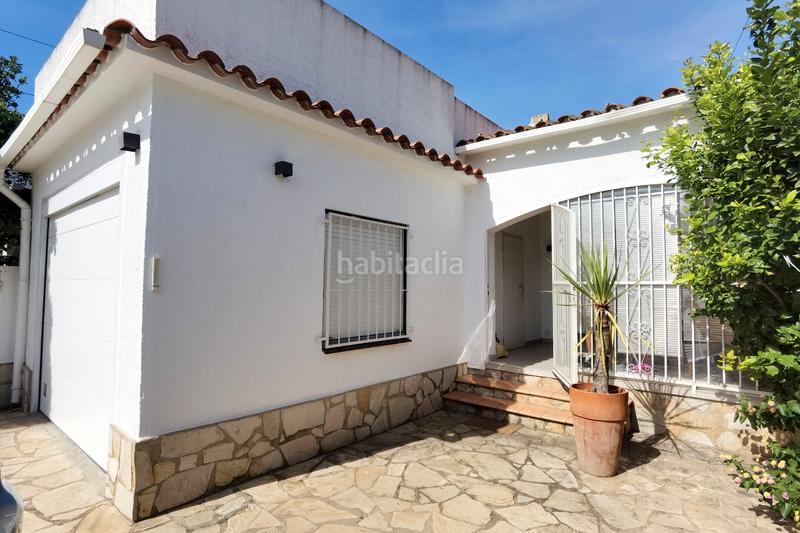 Foto b2591c2b-156d-471d-8f04-0d68fb6cc76b. Maison avec cheminée chauffage parking piscine dans Empuriabrava