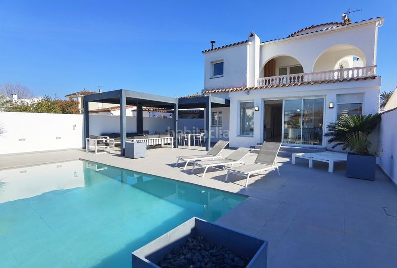 Foto c41fd179-71e4-4b67-8ccb-69b389447967. Casa amb xemeneia aparcament piscina a Francolí - Freser - Noguera Empuriabrava