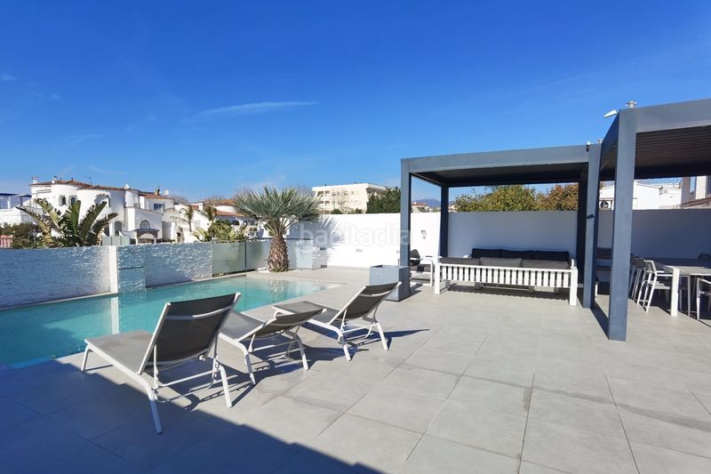Foto e8a84e07-0399-4cac-8188-bedd7977b582. Casa amb xemeneia aparcament piscina a Francolí - Freser - Noguera Empuriabrava