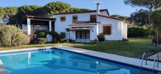 Casa a Avinguda de la costa brava 104b. Casa en urb golf costa brava