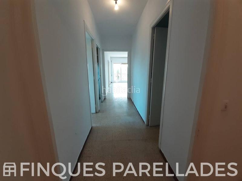 Foto 76167383-10ff-43b8-9e3e-f27a1826b7b0. Piso gran piso luminoso esquinero con ascensor para reformar . zona pueblo seco en Sitges