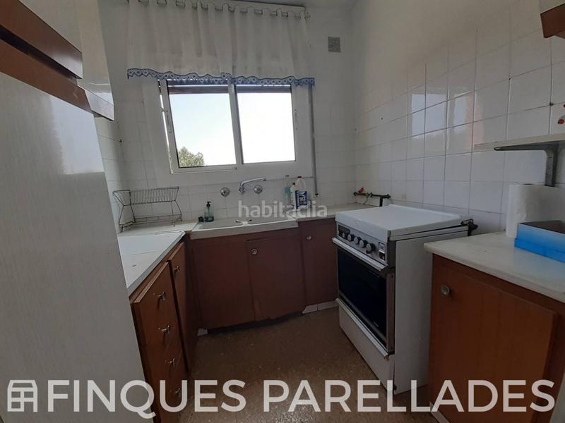 Foto a10698e0-83a3-43bc-8bfb-8f5d8cdf9dcb. Piso gran piso luminoso esquinero con ascensor para reformar . zona pueblo seco en Sitges