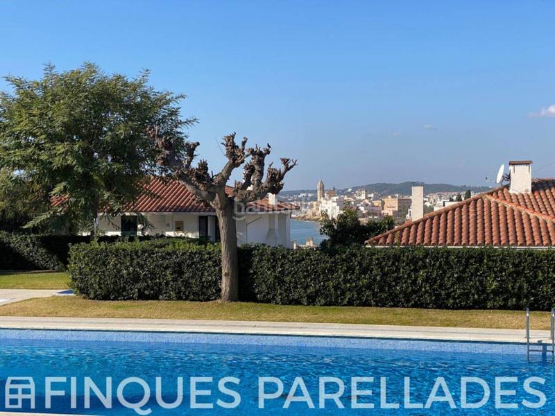 Foto ca0aa0db-6a26-4dfb-9a30-a7fb6e46708e. Àtic amb calefacció piscina a Aiguadolç - Sant Sebastià Sitges