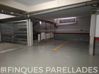 Aparcament cotxe a Els Molins - Pins Vens. Paking en venta en la zona de pins venspueblo seco