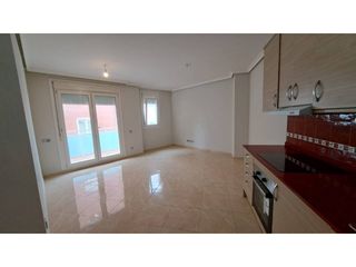 Affitto Appartamento in Ampolla (L´). Alquiler para todo el año. bonito y céntrico piso en finca nueva