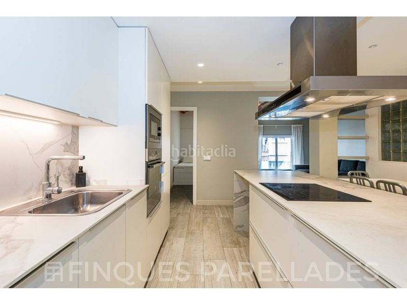 Foto ccc7b50d-a854-4440-abd5-252eebe0c674. Pis a Centre Sitges