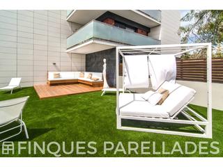 Appartement à La Plana. Planta baja con más de 180 m2 de terrazas, piscina comunitaria,
