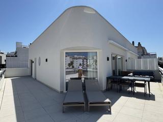 Rent Penthouse in Centre. Espectacular ático de obra nueva con muebles en el centro de sit