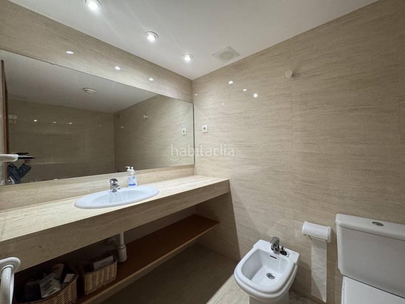 Foto bf729334-1e42-48c2-b8bb-901a636e009a. Lloguer àtic amb calefacció aparcament piscina a Sitges