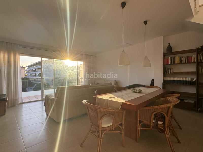 Foto e4c626f4-2658-4ddf-920b-147190e2e7a3. Lloguer àtic amb calefacció aparcament piscina a Sitges