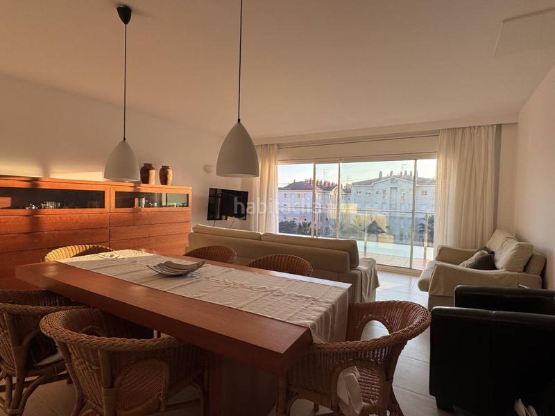 Foto dc625c0c-1b30-4be0-921e-1dc141c15b00. Location attique avec chauffage parking piscine dans Sitges