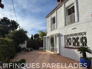 Miete Haus in Vallpineda - Rocamar. Casa independiente en alquiler  urbanización rocamar sitges