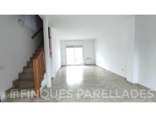 Miete Doppelhaus in Aiguadolç - Sant Sebastià. Bonita casa en alquiler sin muebles en sitges. dispone de piscin