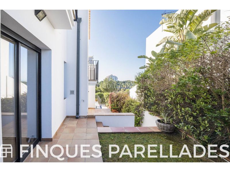 Foto 0c73cc2d-dfb5-48dc-8784-fd2d64a7faa1. Casa amb calefacció aparcament piscina a Vallpineda - Rocamar Sant Pere de Ribes