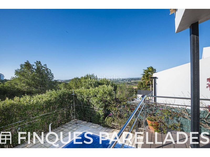 Foto 8263bf40-d918-48cb-9c56-36754f084a16. Casa amb calefacció aparcament piscina a Vallpineda - Rocamar Sant Pere de Ribes