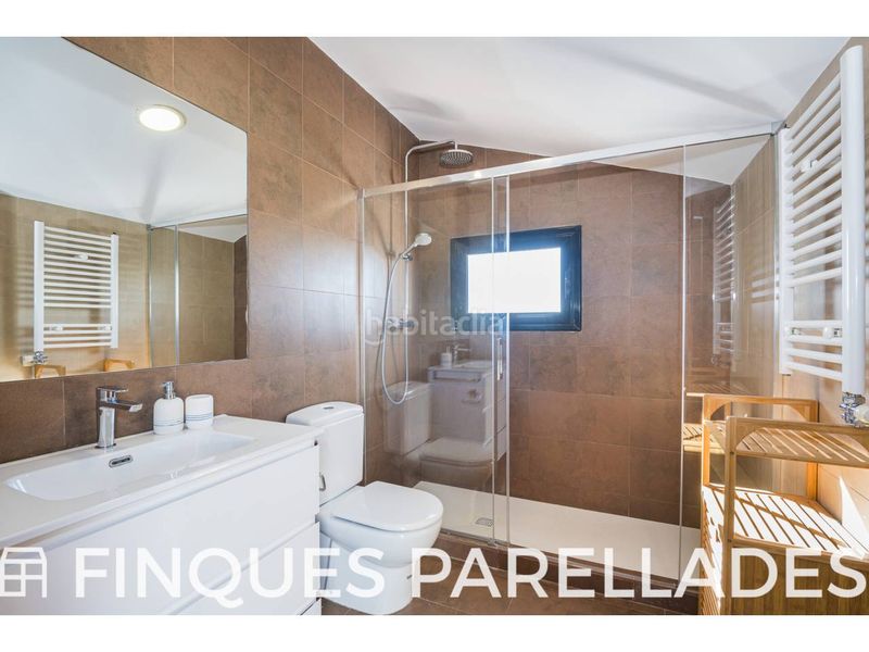 Foto 87b4873b-4acb-466f-9b4d-e13d9b3f7e6a. Casa amb calefacció aparcament piscina a Vallpineda - Rocamar Sant Pere de Ribes