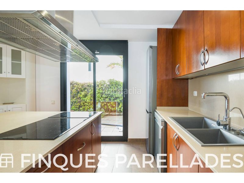 Foto 8bcc6c20-4cc5-459f-aac2-e6ddc0bc5091. Casa amb calefacció aparcament piscina a Vallpineda - Rocamar Sant Pere de Ribes