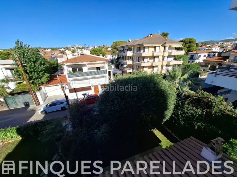 Foto 2ac498ee-af9d-4c87-ac81-d4a4cba48c18. Casa aparellada amb calefacció aparcament a Can Girona - Terramar - Vinyet Sitges