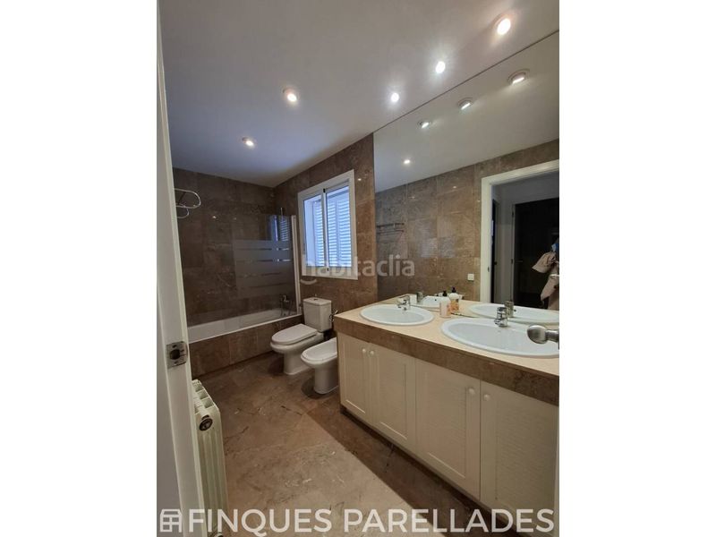 Foto 7f918d9e-680e-47be-887c-fe9c45d5426a. Casa aparellada amb calefacció aparcament a Can Girona - Terramar - Vinyet Sitges