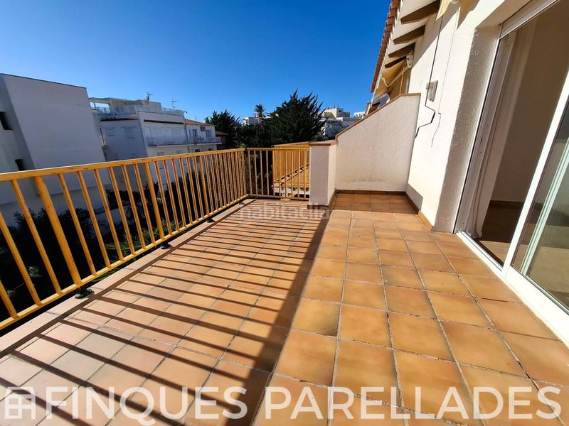 Foto ad6f2ba6-3d4c-4e63-9693-ce86a7560fea. Casa aparellada amb calefacció aparcament a Can Girona - Terramar - Vinyet Sitges