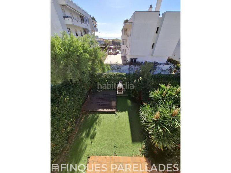 Foto b149ac15-b8b2-4168-8611-de138342b704. Casa aparellada amb calefacció aparcament a Can Girona - Terramar - Vinyet Sitges