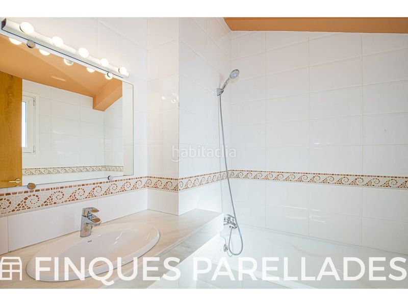 Foto 019d0f50-580d-4e22-9d10-bc6fda84639f. Àtic amb calefacció aparcament piscina a Can Pei Sitges