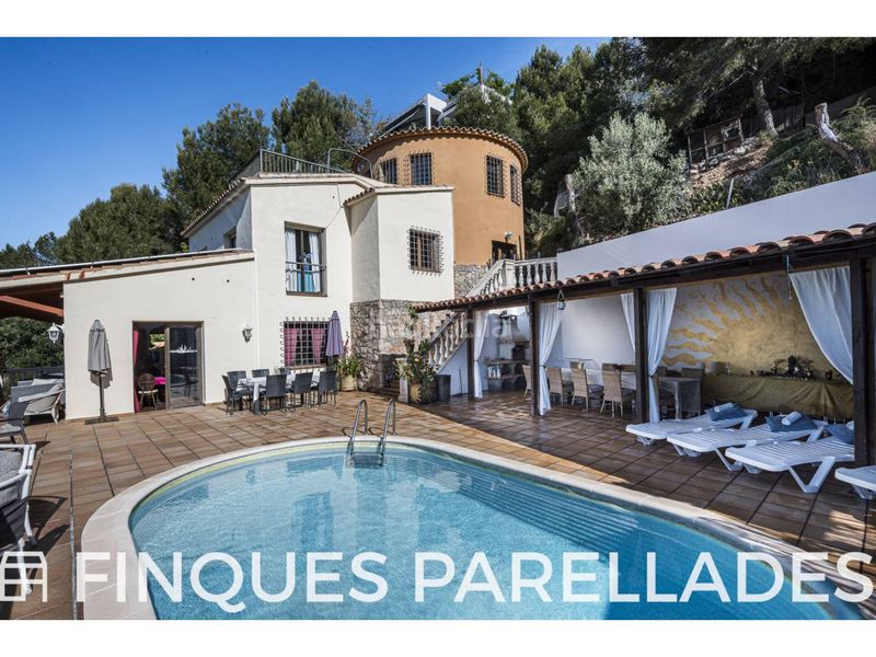 Foto 938cd17c-eb7d-446e-beb8-9a3aef9f5f4a. Casa amb aparcament piscina a Levantina - Montgavina - Quintmar Sitges
