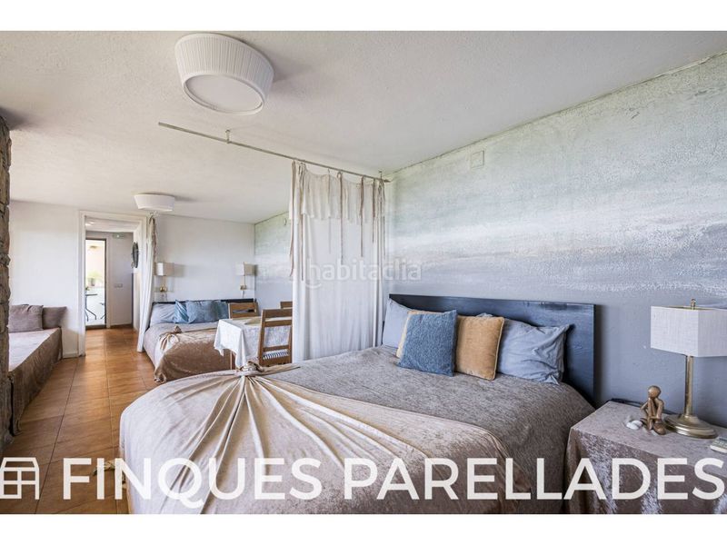 Foto f99d9922-605c-4d5a-8b9b-7ce694ba4d34. Casa amb aparcament piscina a Levantina - Montgavina - Quintmar Sitges