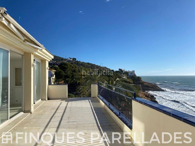 Foto 13de7a13-e4a3-4146-a308-4898d5f471fc. Àtic amb calefacció aparcament piscina a Aiguadolç - Sant Sebastià Sitges