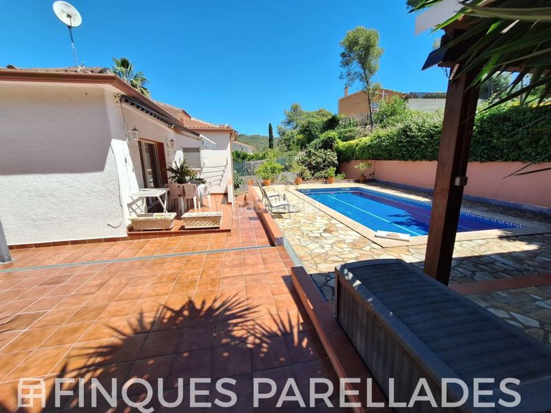 Foto ba2de880-0682-47ff-9180-fbff90bda88b. Casa amb calefacció aparcament piscina a Olivella