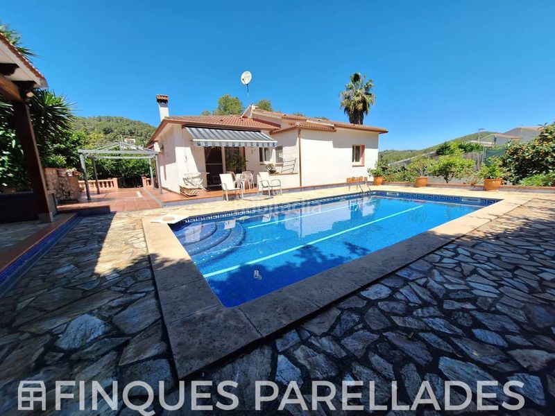 Foto f6c4dfdf-fe83-4267-9eb0-15fa5eaf348a. Casa amb calefacció aparcament piscina a Olivella
