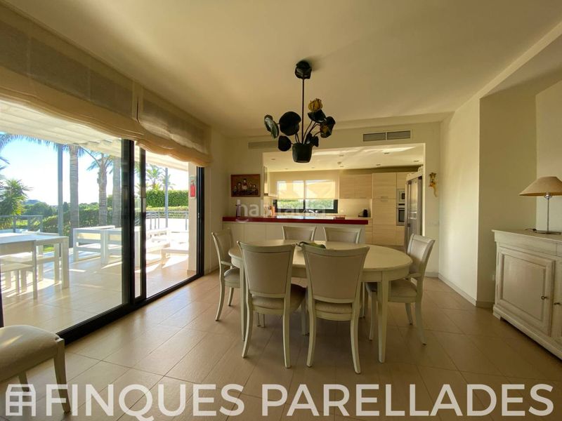 Foto 37703185-656f-4155-a522-0107f2f7e5b3. Casa amb calefacció aparcament piscina a Can Pei Sitges