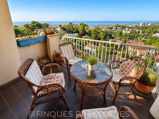 Attique à Vallpineda - Rocamar. Precioso atico con licencia turística y espectaculares vistas al