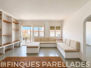Pis a Centre. Luminoso piso con terraza en el corazón de sitges.