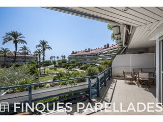 Flat in Can Girona - Terramar - Vinyet. Exclusivo piso de alto standing con vistas abiertas al mar en te