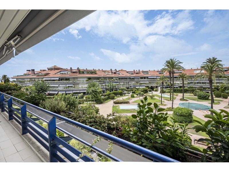 Foto c6831165-0f9e-4b79-8457-be6380baf366. Àtic amb calefacció aparcament piscina a Can Girona - Terramar - Vinyet Sitges