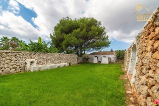 Masía en Sant Lluís-S´Ullestrar-Torret. Con piscina privada y terreno