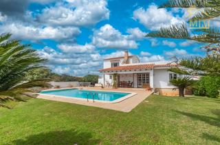 Xalet a Carrer de s'era 10. Chalet unifamiliar en venta en es castell