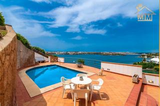 Chalet à Cala Llonga-Sa Mesquida. Chalet en venta en mahon con vistas al mar