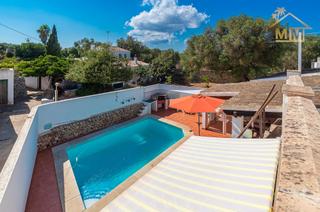 Xalet a Carrer carrero, es 22. Chalet en venta en trebaluger