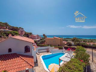 Xalet a Carretera de son bou 1. Chalet semiadosado con vistas y piscina privada