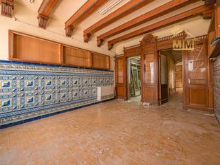 Maison à S'arraval 13. Edificio emblematico en mahon para reformar